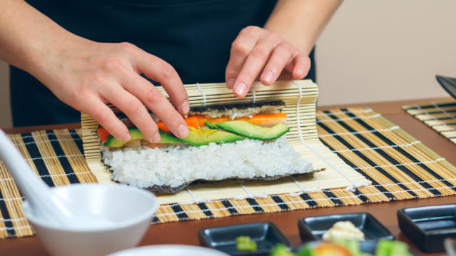 When making sushi rolls with a bamboo mat, place it in a large ziplock bag  instead of using Saran or Cling wrap for easy clean up. : r/lifehacks