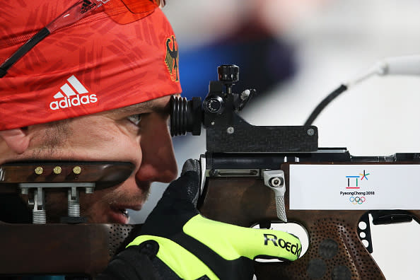 Kommen wir wieder zum Biathlon. Arnd Peiffer hatte immer einen ersten Rang zu verteidigen.