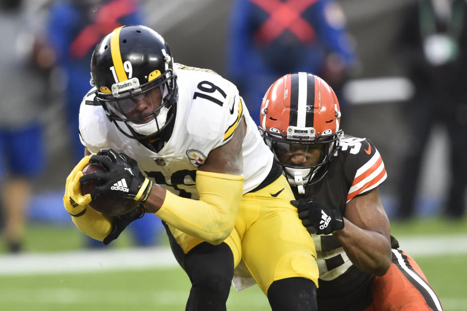 Pittsburgh Steelers wide receiver JuJu Smith-Schuster (19) could land a huge deal in free agency. (AP Photo/David Richard)