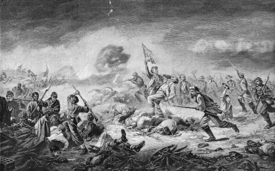 An engraving of soldiers on a battlefield fighting each other.