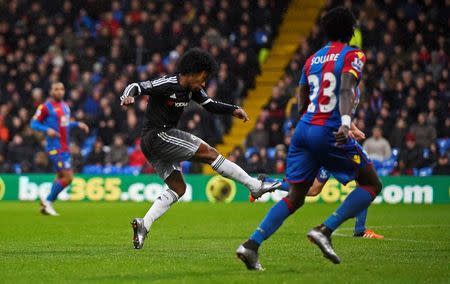 Football Soccer - Crystal Palace v Chelsea - Barclays Premier League - Selhurst Park - 3/1/16 Willian scores the second goal for Chelsea Reuters / Dylan Martinez Livepic