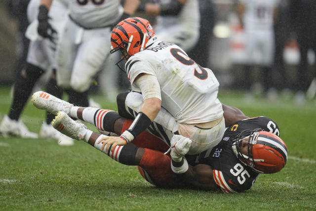 Burrow struggles after strong opener, Bengals lose to Bears