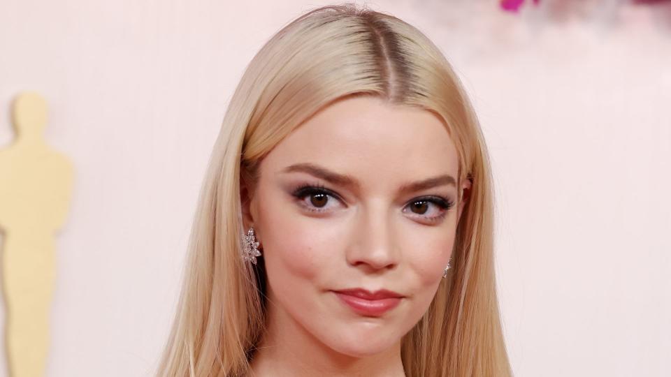 Anya Taylor-Joy smiling at the Oscars 