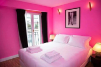 <p>Jedes der 42 Zimmer des Hotels ist ein Unikat.<br> Bild: Instagram/beaumarly_paris </p>