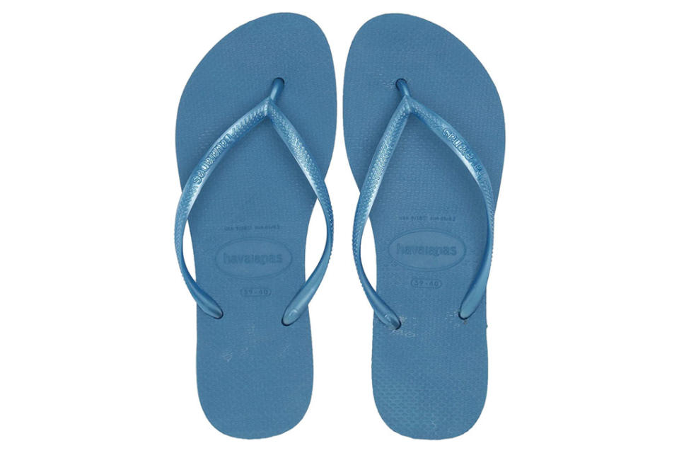 havaianas, blue flip flops, sandals