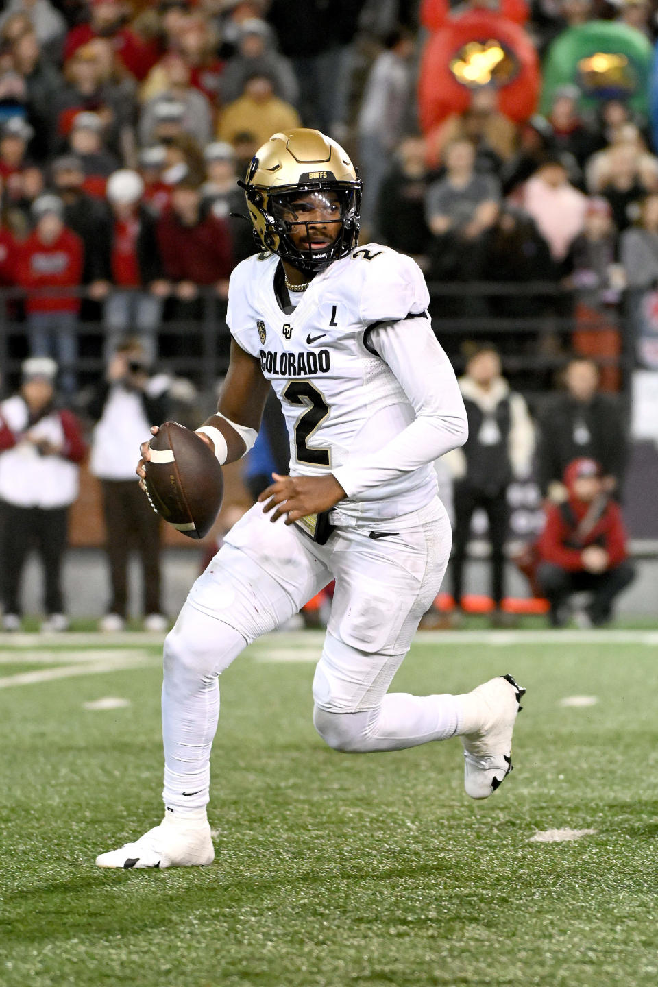 Nov 17, 2023; Pullman, Washington, USA; Colorado Buffaloes quarterback <a class="link " href="https://sports.yahoo.com/ncaaf/players/320640/" data-i13n="sec:content-canvas;subsec:anchor_text;elm:context_link" data-ylk="slk:Shedeur Sanders;sec:content-canvas;subsec:anchor_text;elm:context_link;itc:0">Shedeur Sanders</a> (2) against the Washington State Cougars in the first half at Gesa Field at Martin Stadium. Mandatory Credit: James Snook-USA TODAY Sports