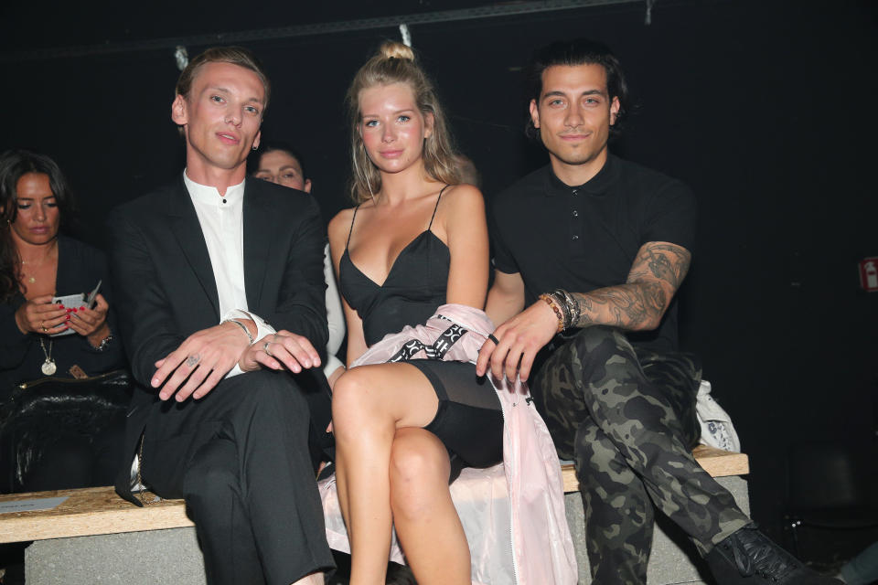 Jamie Campbell Bower, Lottie Moss und Rob Raco bei HUGO in Berlin (Bild: Getty Images)