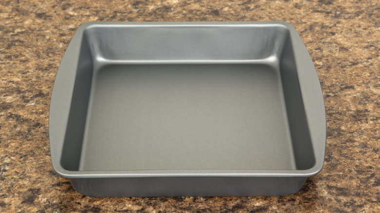 square cake pan