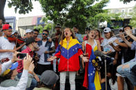 <p>Young musicians sing and play music during a gathering against Venezuela’s President Nicolas Maduro’s government in Caracas, Venezuela June 4, 2017. (Photo: Marco Bello/Reuters) </p>