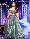 <p>Kareena Kapoor Khan walks the ramp at LFW Finale </p>