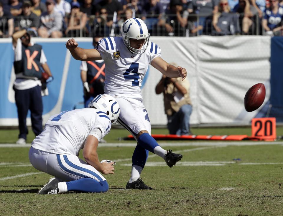 Adam Vinatieri now has made 43 straight field-goal tries, breaking the all-time mark. (AP)