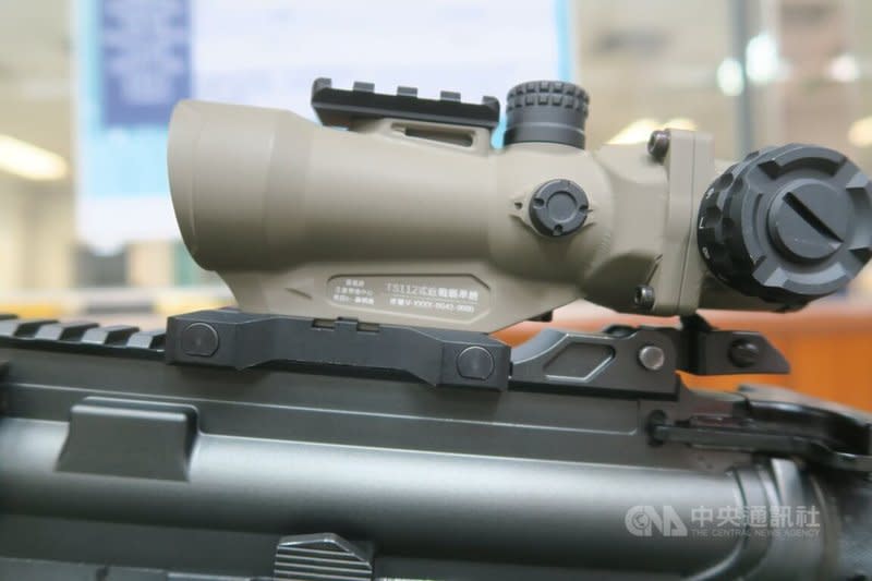 TS112式近戰瞄準鏡是搭配T112戰鬥步槍所研發的瞄準鏡。中央社記者吳書緯攝 113年4月6日