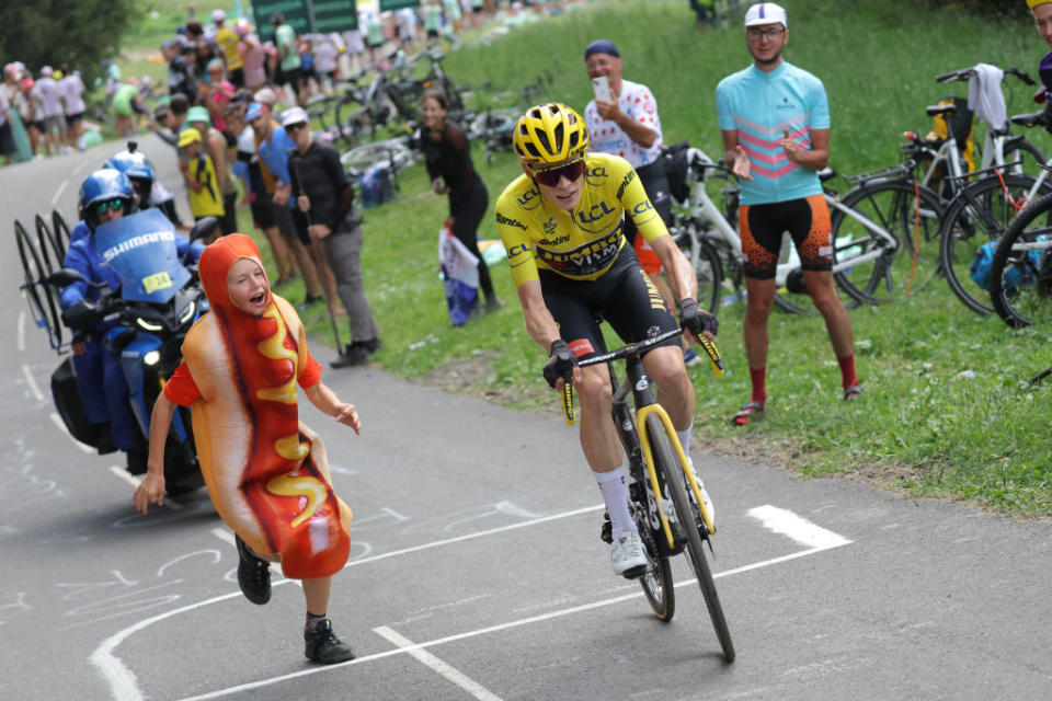 Jumbo-Visma's Danish rider Jonas Vingegaard wearing the overall leader's yellow jersey cycles in the ascent of Col de la Loze during the 17th stage of the 110th edition of the Tour de France cycling race, 166 km between Saint-Gervais Mont-Blanc and Courchevel, in the French Alps, on July 19, 2023. (Photo by Thomas SAMSON / AFP)