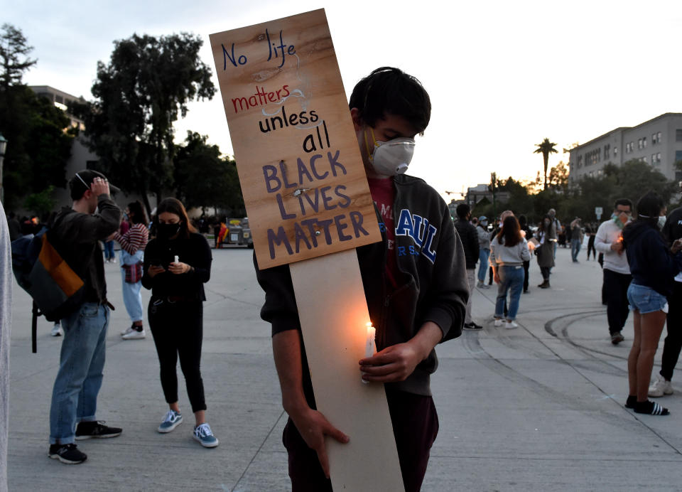 Alec Rosenatck waits for a protest and candlelight vigil in front of Pasadena City Hall on May 31 in California. (Photo: MediaNews Group/Pasadena Star-News via Getty Images)
