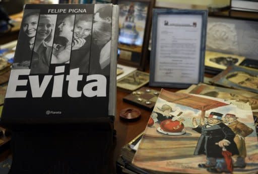 Evita, venerada como una santa por las multitudes y temida por los poderosos, sigue siendo el gran mito femenino argentino a 60 años de su muerte prematura, alimentado por su ascenso al poder desde la pobreza y la lucha por los humildes, inspirando libros, musicales y películas. (AFP | alejandro pagni)