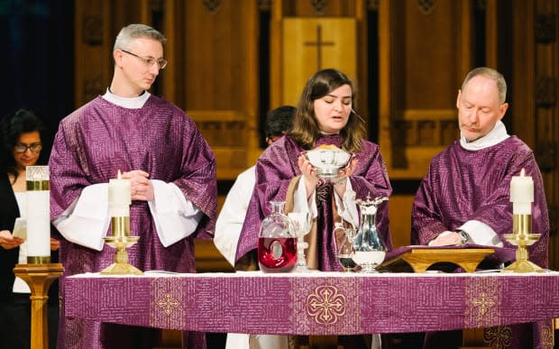 Why Millennial Catholics Are Re-Adopting the Traditional Chapel