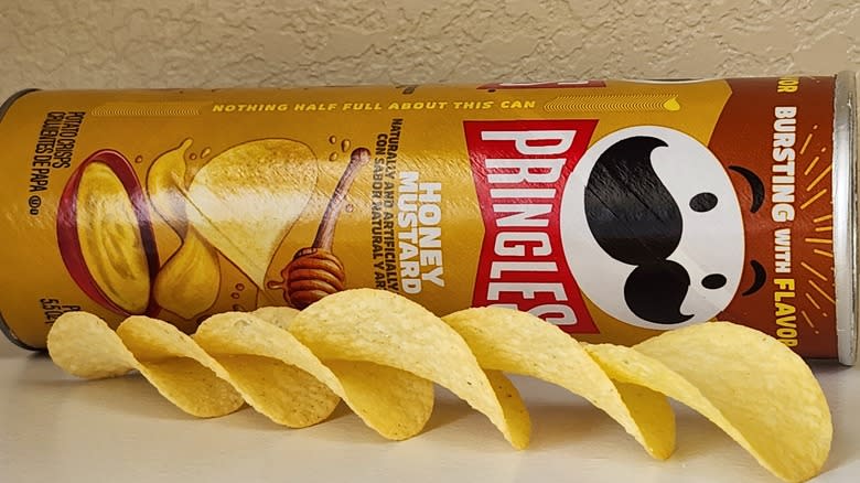 Honey Mustard Pringles container and chips