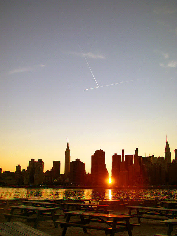 Sun Turns NYC into 'Manhattanhenge'