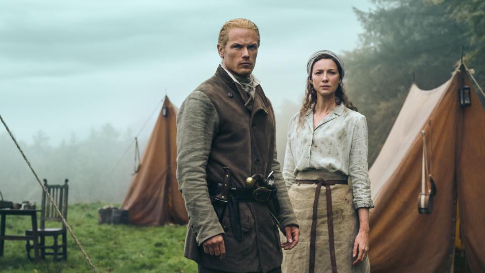 Sam Heughan (“Jamie Fraser”) and Caitríona Balfe (“Claire Fraser”) in Outlander season 7