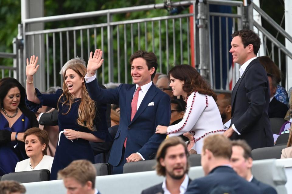 LONDON, ENGLAND - JUNE 04: (L-R) Princess Beatrice, her husband Edoardo Mapelli Mozzi and Princess Eugenie and her husband Jack Brooksbank arrive at the BBC Platinum Party at the Palace, as part of the Queen's Platinum Jubilee celebrations, on June 4, 2022 in London, England. The Platinum Jubilee of Elizabeth II is being celebrated from June 2 to June 5, 2022, in the UK and Commonwealth to mark the 70th anniversary of the accession of Queen Elizabeth II on 6 February 1952. (Photo by Eddie Mulholland - WPA Pool/Getty Images)