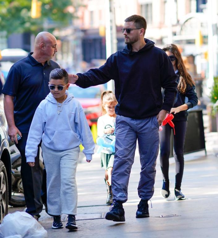 <p> Just like dad? Mason Disick is the spitting image of his reality star father, all the way down to the sunglasses and athleisure get up. </p>