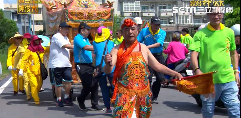 中港地區特有的端午節活動「祭江洗港儀式」。（圖／寶島神很大）