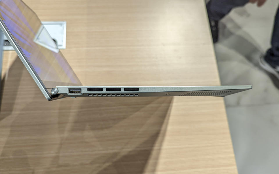 Asus Zenbook 14 OLED