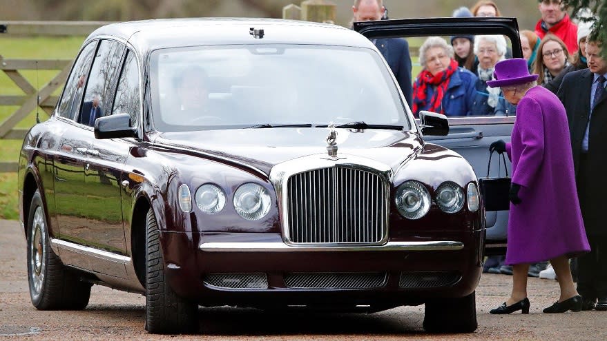 Otro de los preferidos de Isabel II, un Bentley State Limousines.