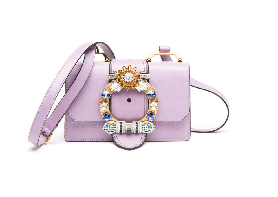 MIU MIU MIUlady粉紫水晶扣環肩背包。$68,000