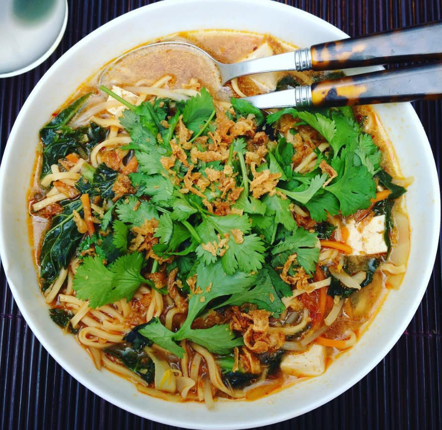 <p>Veg, miso, tofu, chilli oil, chilli flakes, noodles, shallots, water and coriander [Photo: Instagram/chilliandmint] </p>