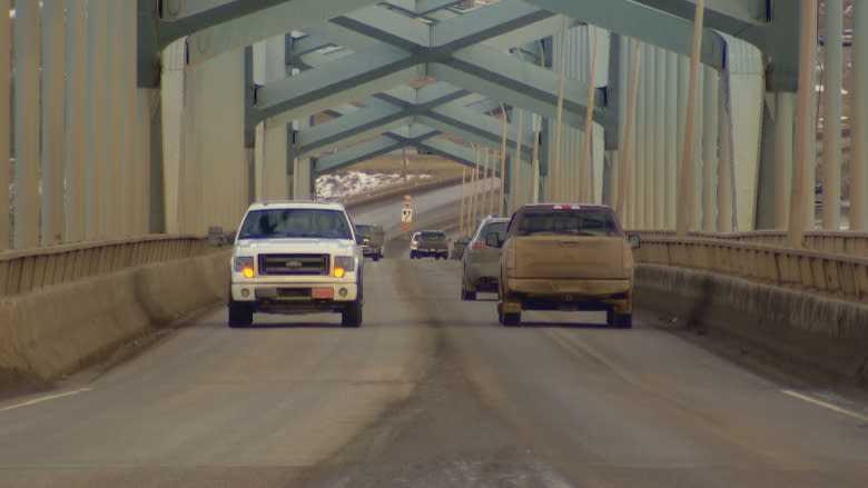 Twinning of Highway 2 bridge in Peace River to start this year