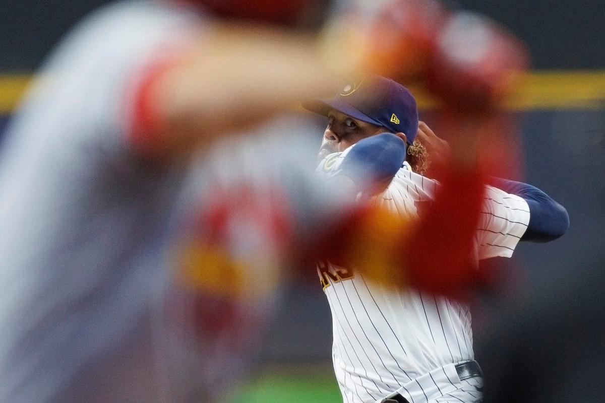 Burnes shuts down Cardinals' offense in Brewers win