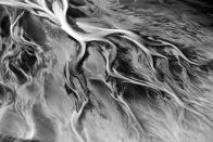 <p>Stunning birds eye photos of the glacial rivers in Iceland. (Photo: Jassen Todorov/Caters News) </p>