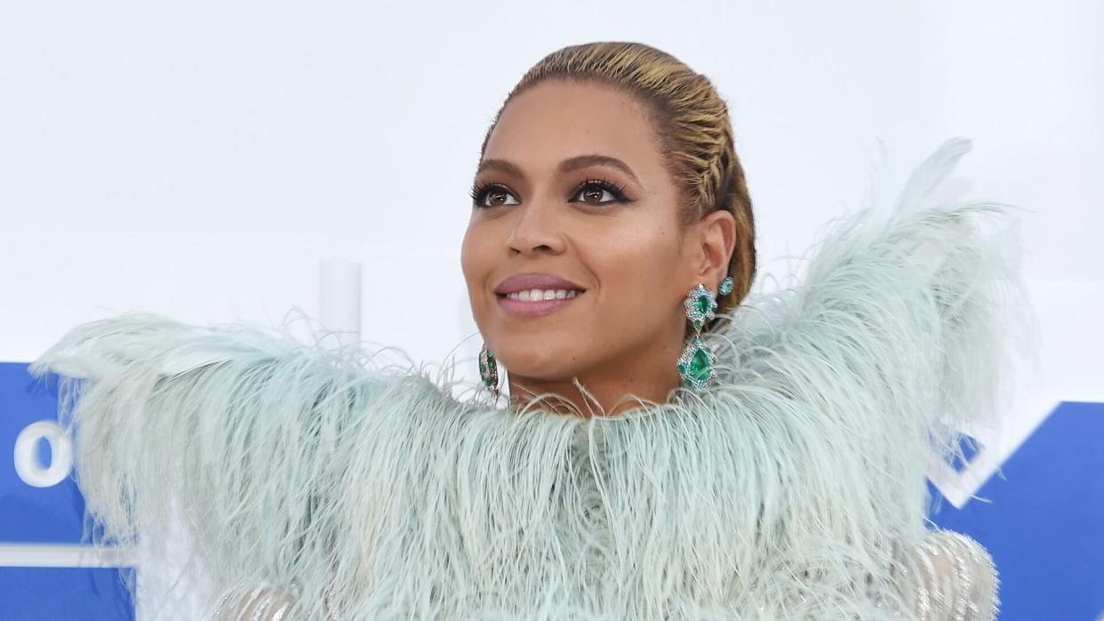 all-hail-to-queen-bey-see-how-much-beyonce-is-worth.jpg