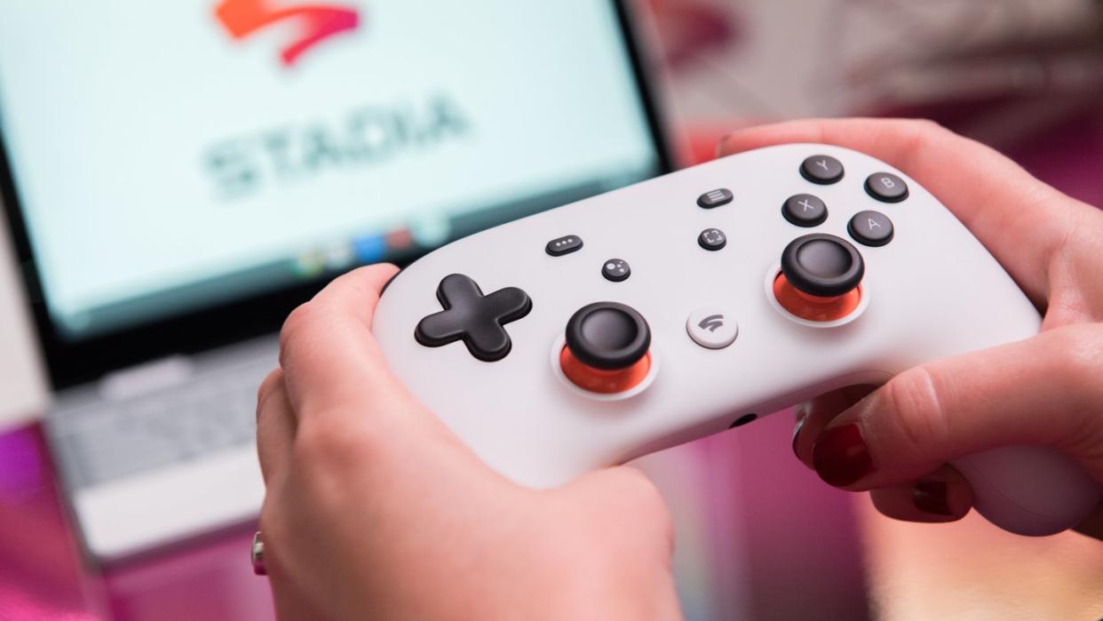 Mit Diensten wie Google Stadia sollen auch Spieler mit schwacher eigener Hardware moderne Titel spielen können. Zur Messe durften leider keine Spielinhalte fotografiert werden. Foto: Andrea Warnecke/dpa-tmn