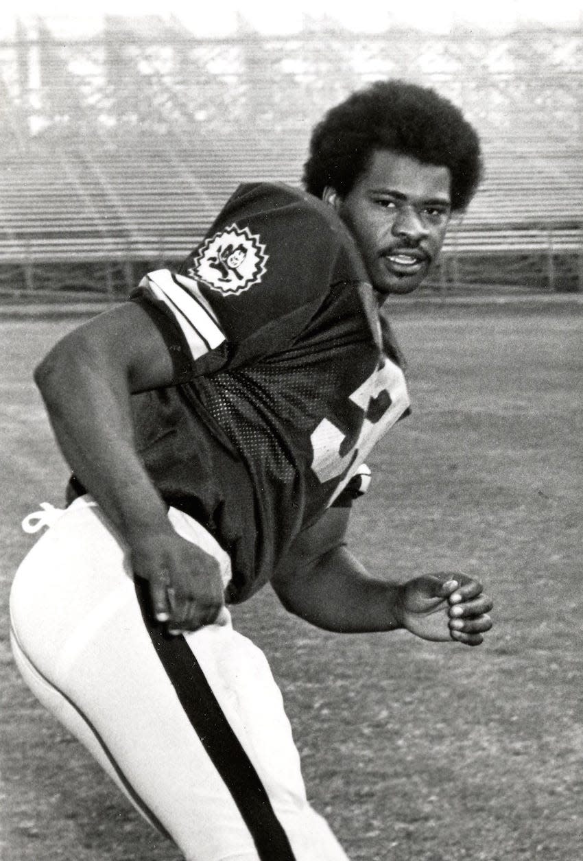 1975 ASU football player Larry Gordon