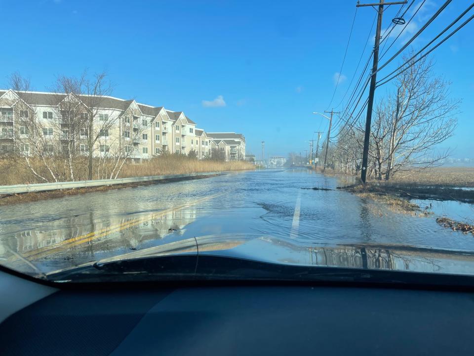 Beach Rd in Salisbury