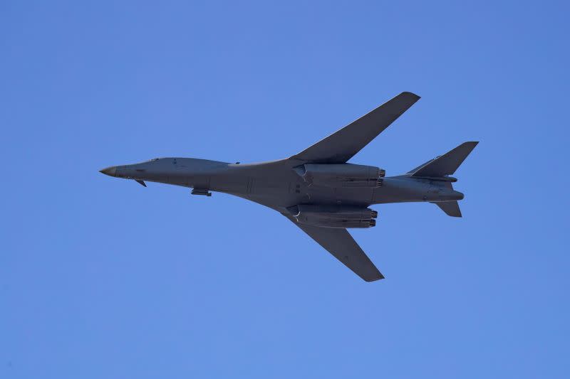 USAF B-1B bomber flies over Vilnius