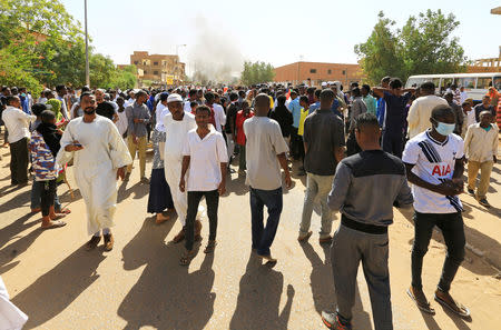 Sudanese demonstrators chant slogans near the home of a demonstrator who died of a gunshot wound sustained during anti-government protests in Khartoum, Sudan January 18, 2019. REUTERS/Mohamed Nureldin Abdallah