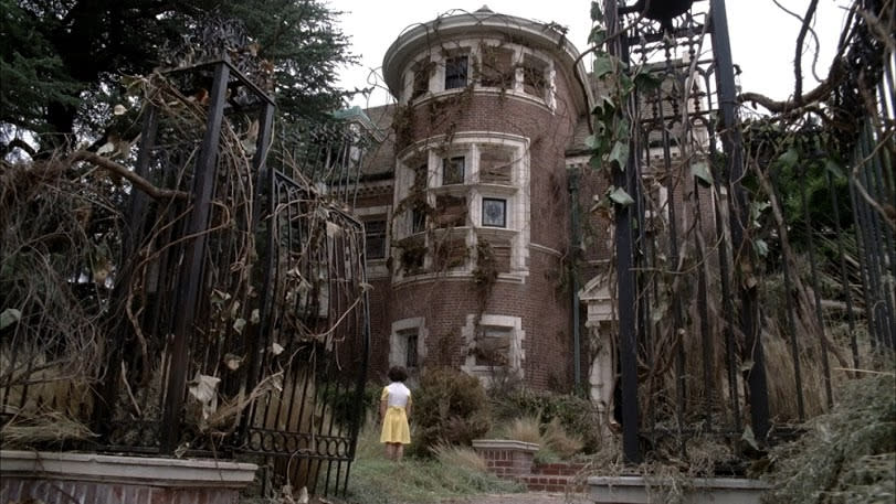 There’s a startling connection between “American Horror Story: Roanoke” and “Murder House” you need to see