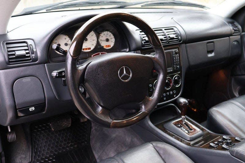 Photo: <a class="link " href="https://denver.craigslist.org/ctd/d/longmont-2000-mercedes-benz-class-awd/7725093494.html" rel="nofollow noopener" target="_blank" data-ylk="slk:Craigslist;elm:context_link;itc:0;sec:content-canvas">Craigslist</a>