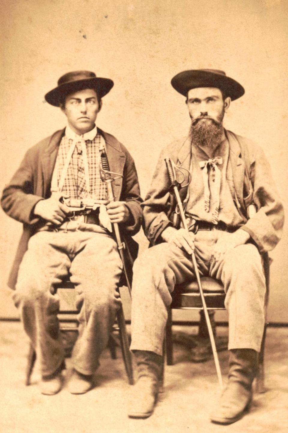 Two Missouri border ruffians displaying their weapons.