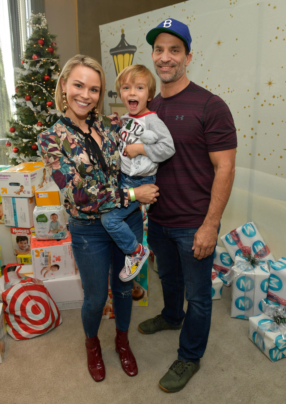 Johnathon Schaech with his wife, Julie Solomon, and their son Camden at the 7th Annual Santa’s Secret Workshop benefiting L.A. Family Housing at Andaz on Dec. 2. (Photo: Matt Winkelmeyer/Getty Images for Santa’s Secret Workshop 2017)