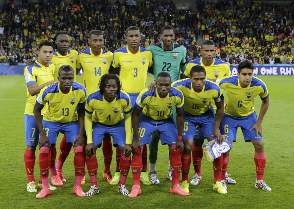 Ecuador players pose before the 2014 World Cup Group E soccer match between Honduras and Ecuador at the Baixada arena in Curitiba June 20, 2014. REUTERS/Henry Romero (BRAZIL - Tags: SOCCER SPORT WORLD CUP)