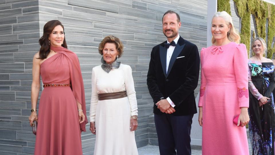 norwegian national museum holds an official dinner with royals