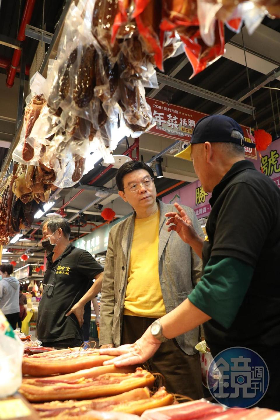 《鏡週刊》社長裴偉每個週末都在家下廚，依時令季節做菜，現在也公開他的廚房筆記。