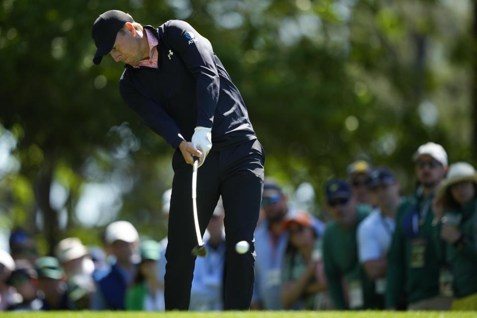 Jordan Spieth hits his tee shot on the fourth hole during second round at the Masters golf tournament at Augusta National Golf Club Friday, April 12, 2024, in Augusta, Ga. (AP Photo/Matt Slocum)