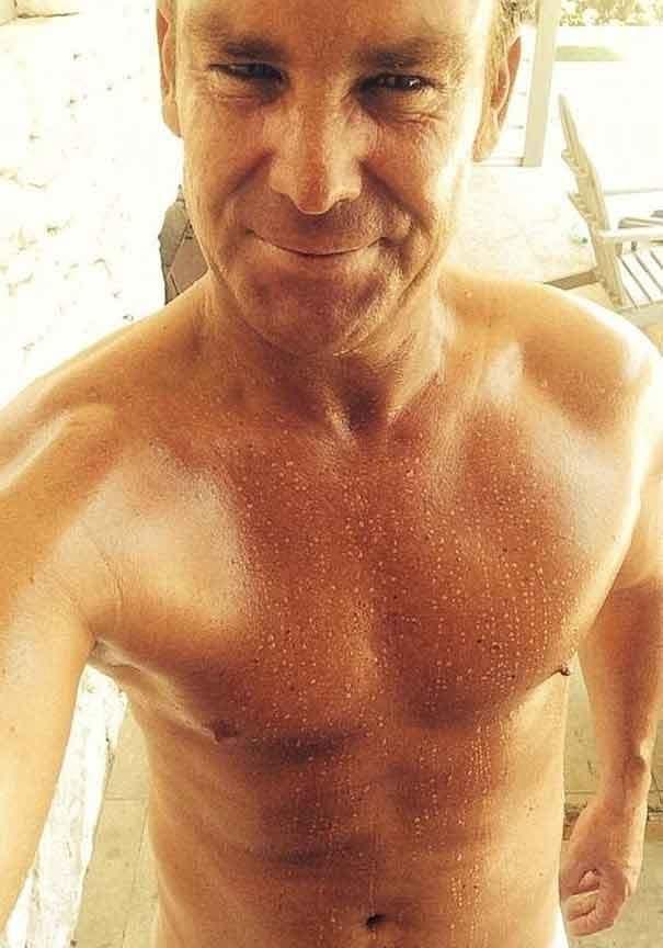 Could Shane Warne be showing off his ripped six pack on Love Island too? Source: Instagram