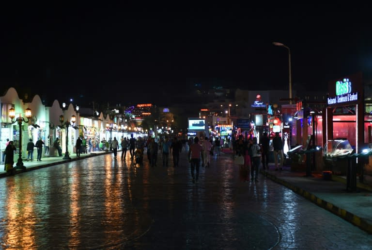 Largely empty streets line the tourist haven of Sharm El-Sheikh on November 10, 2015, after the downing of a Russian airliner led to the suspension of Russian flights to Egypt
