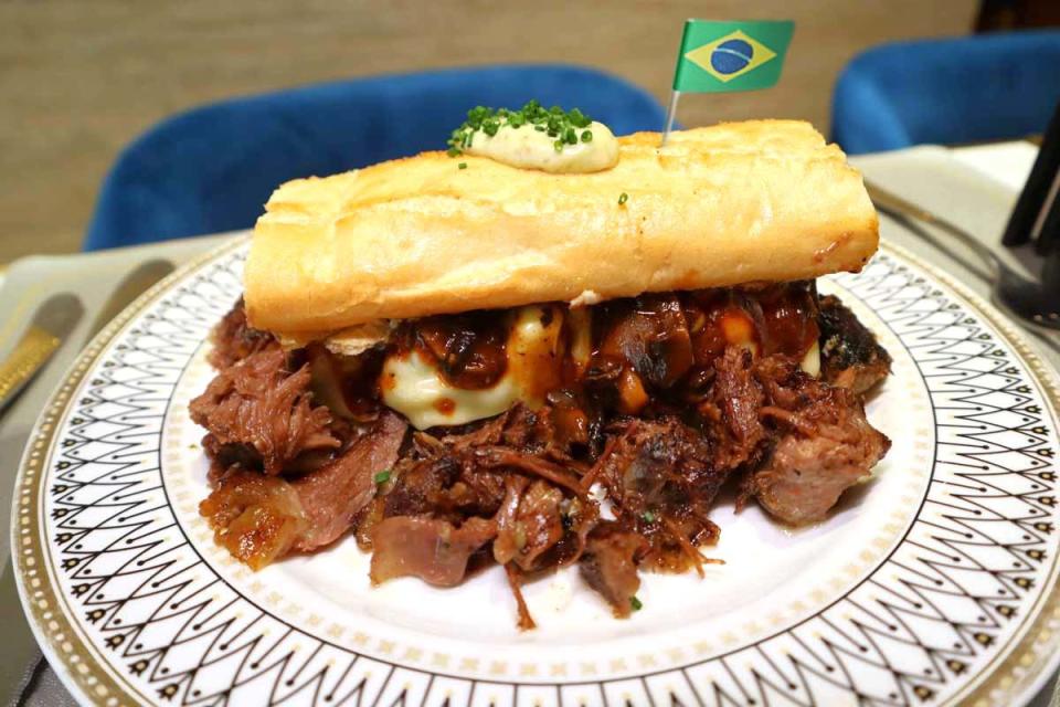 casa brazilia - steak sandwich